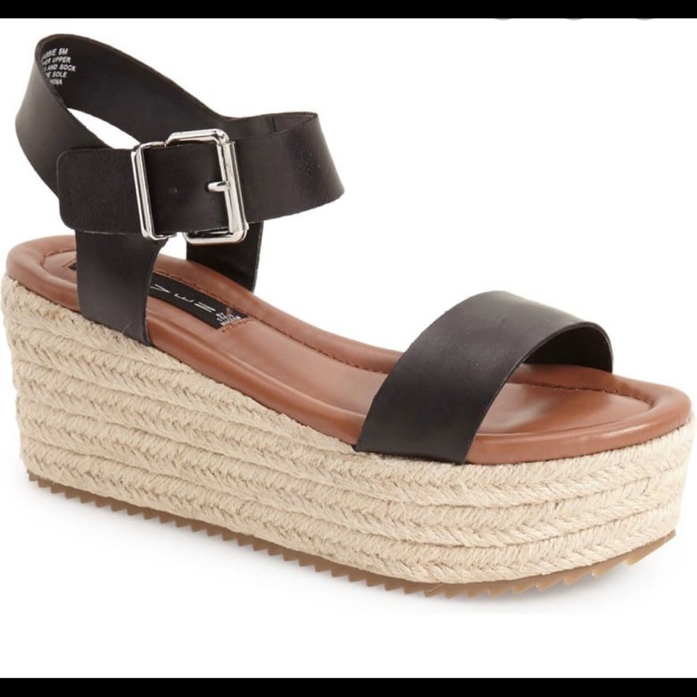 💕Steve Madden Strap Platform Sandals size 7.